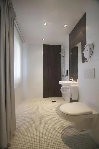 ***  B&B Hotel Lorient Ploemeur Γαλλία